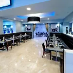 Harborside Hotel 