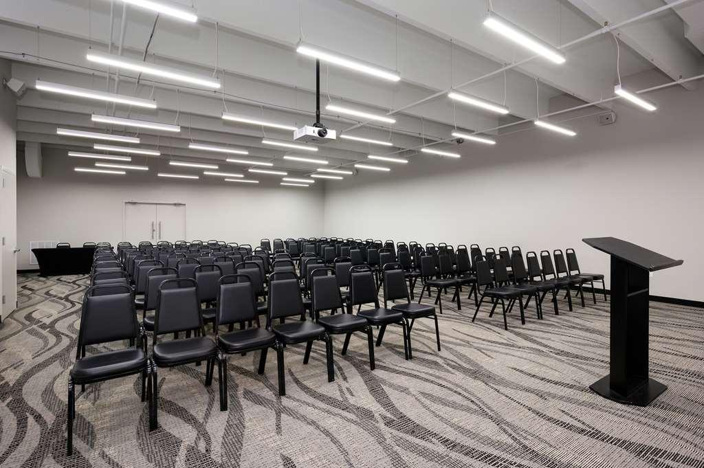 Hotel Harborside Oxon Hill