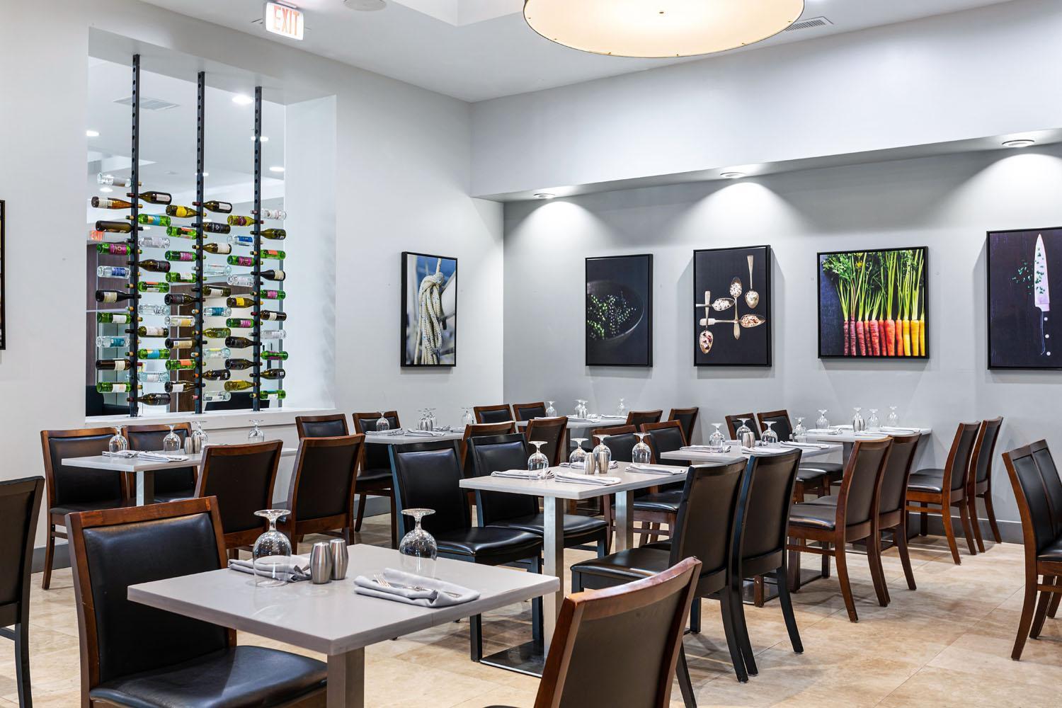 Harborside Hotel Oxon Hill