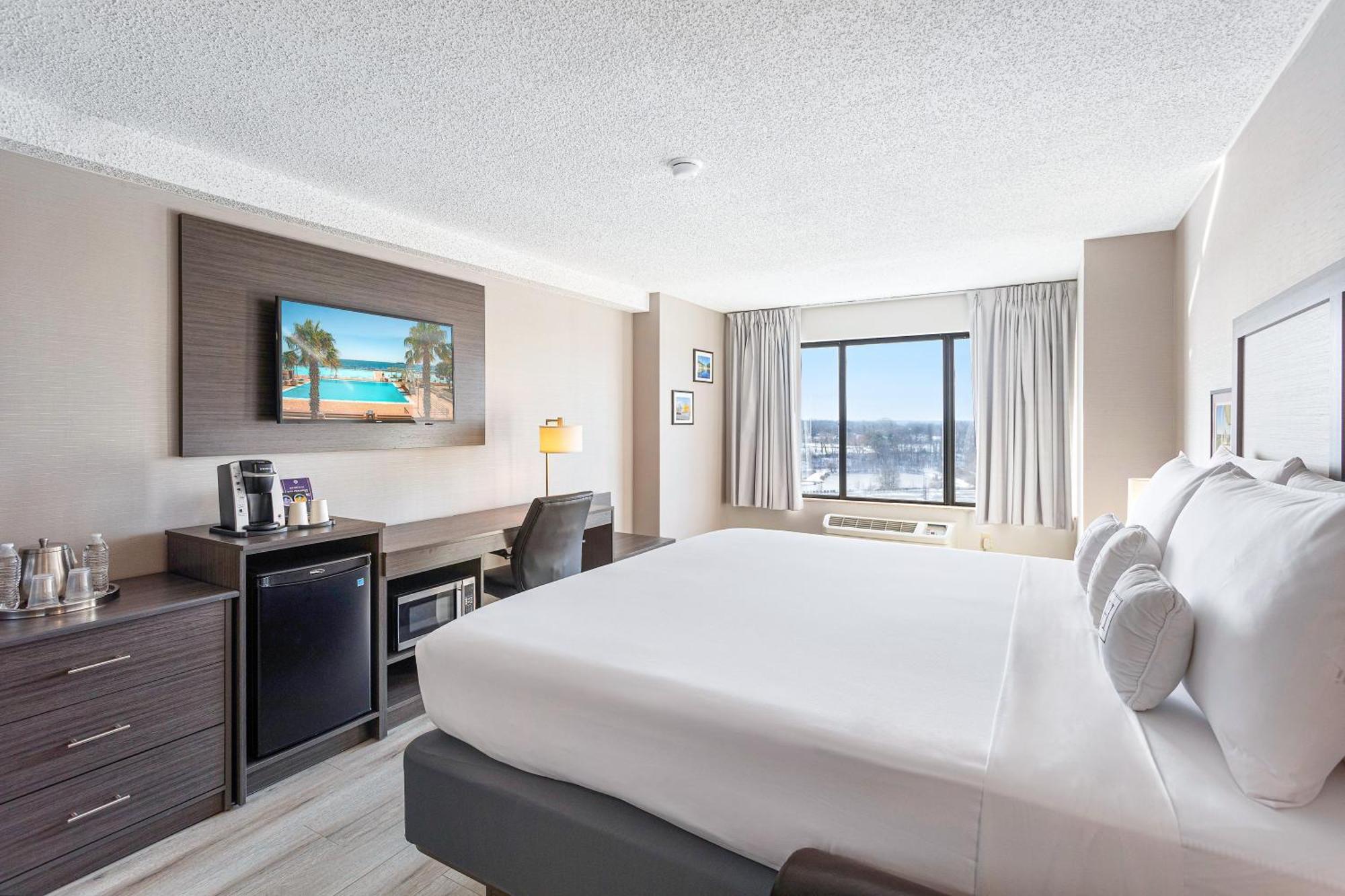 Harborside Hotel