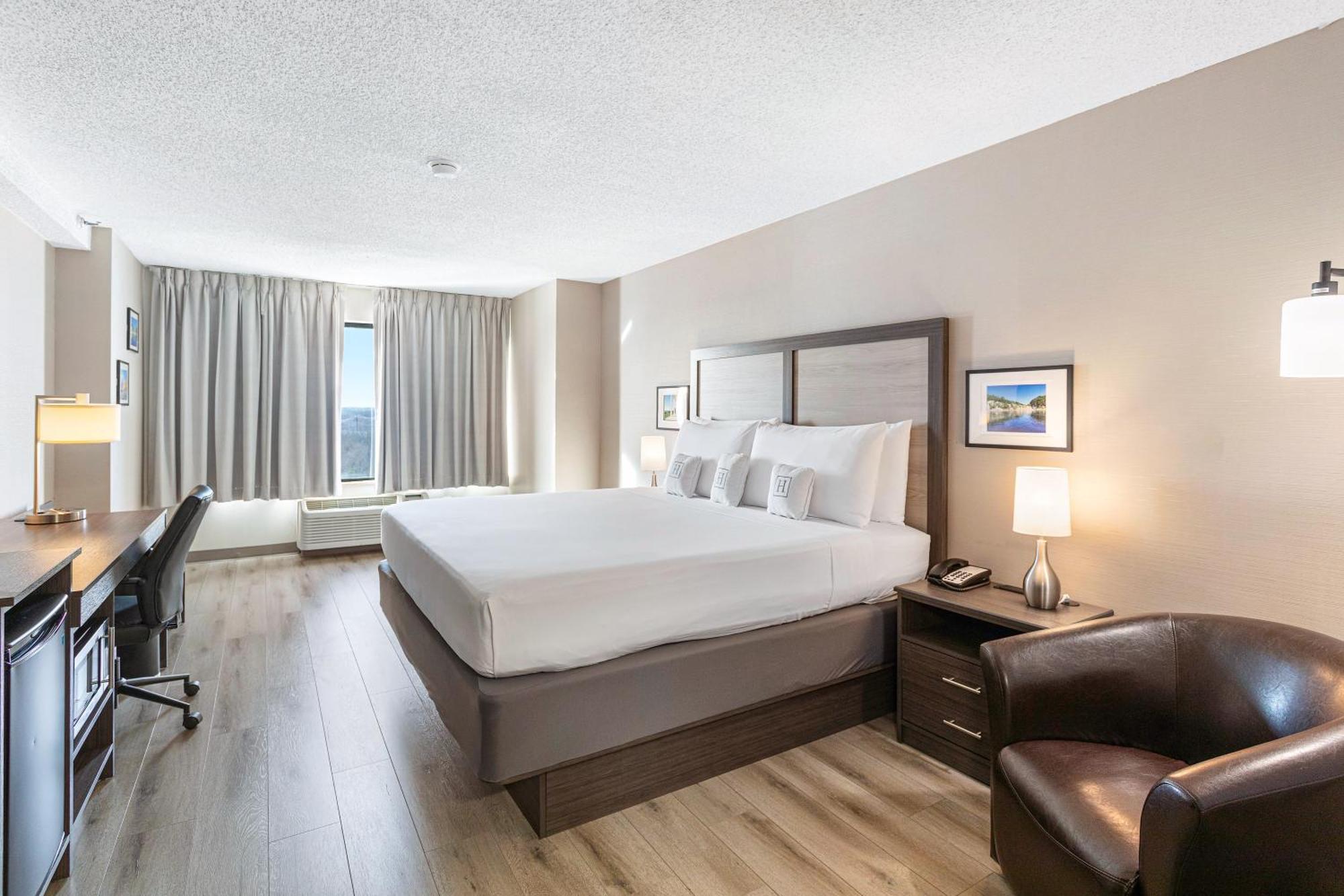 Harborside Hotel 4*